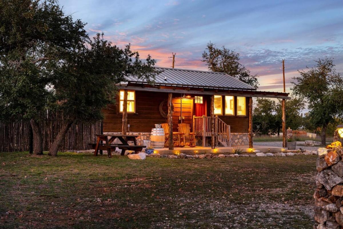 Rockin' R - Rustic Star Cabin Fredericksburg Exterior photo