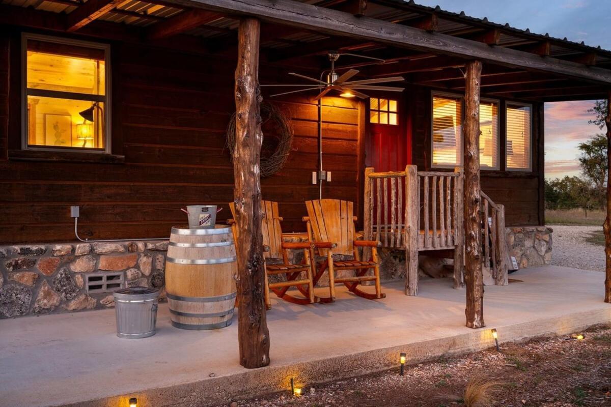 Rockin' R - Rustic Star Cabin Fredericksburg Exterior photo